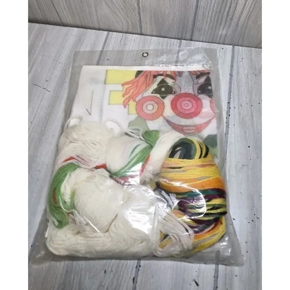 Vtg Tapestrations Needlepoint Kit Clown Face Persian Wool 14x14